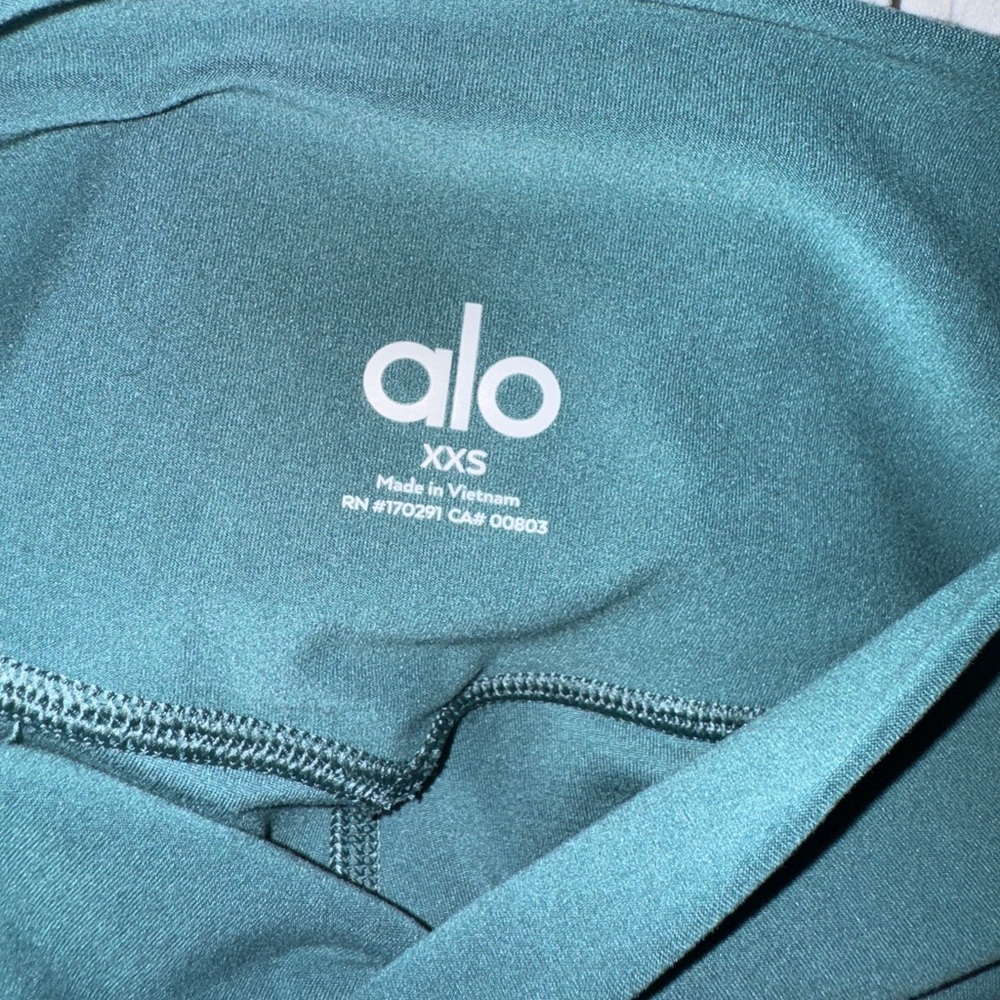 Alo Yoga Leggings - Picture 3 of 3